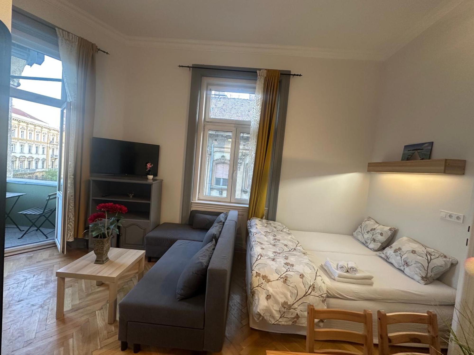 Central Panorama Balcony ,2Ac,2Br Renovated — Photos 3